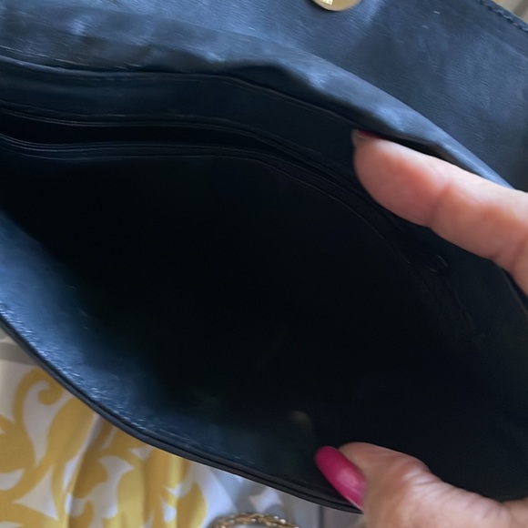 Gold hunter leather crossbody bag w/  gold tone strap ✅ 10 X 7 “ - Picture 6 of 7